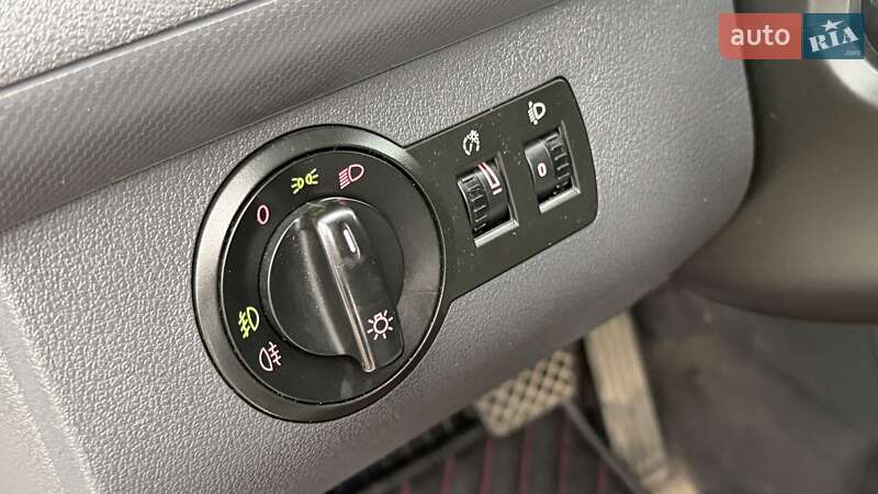 Грузопассажирский фургон Volkswagen Caddy 2012 в Харькове