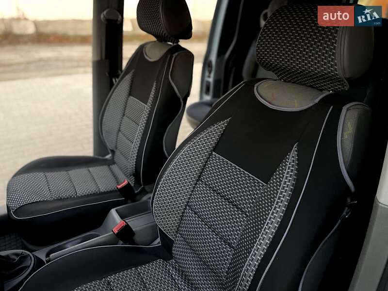 Минивэн Volkswagen Caddy 2004 в Львове