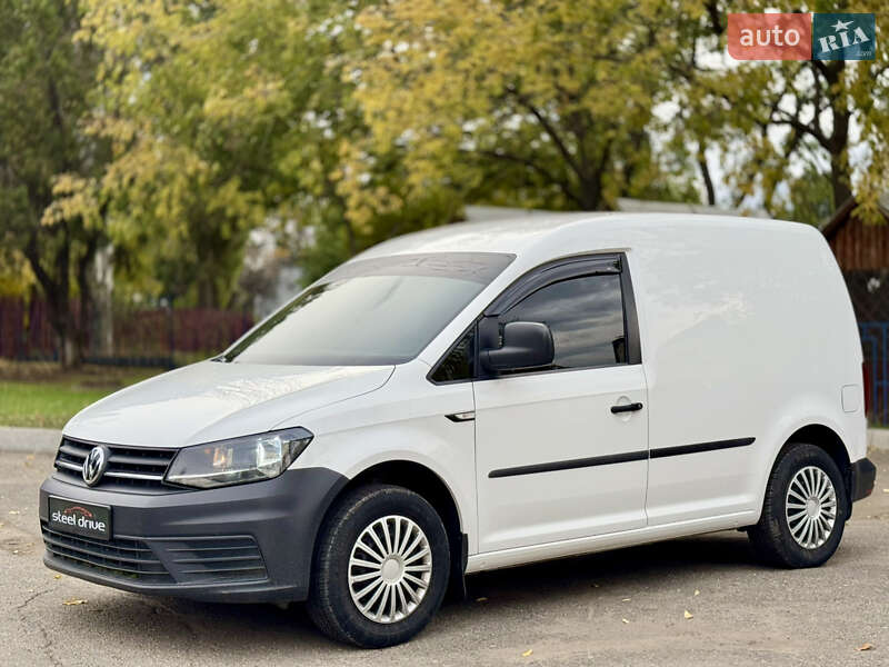 Грузопассажирский фургон Volkswagen Caddy 2016 в Николаеве