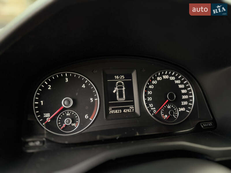 Грузопассажирский фургон Volkswagen Caddy 2016 в Николаеве