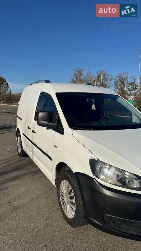 Грузовой фургон Volkswagen Caddy 2013 в Киеве