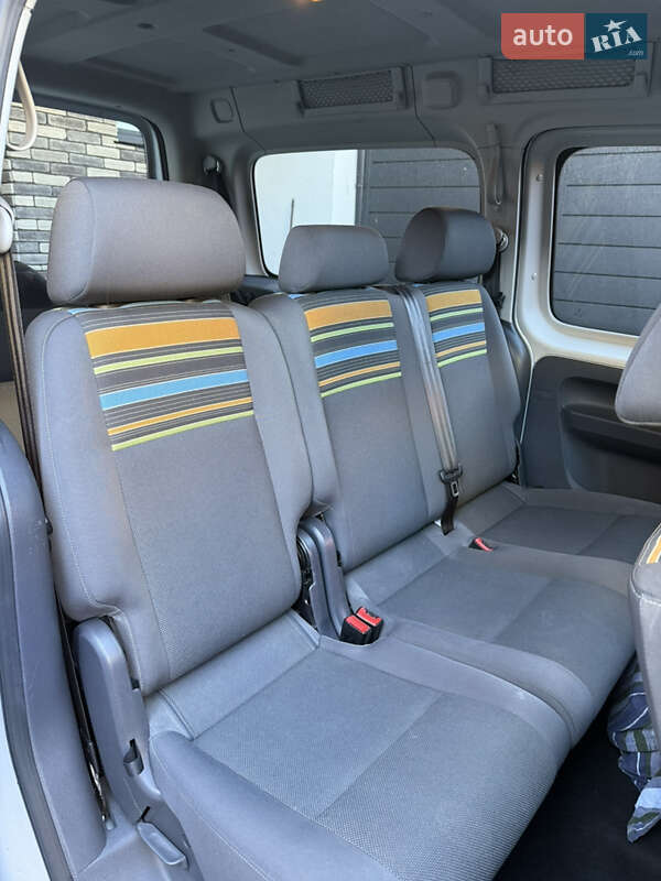 Минивэн Volkswagen Caddy 2013 в Черновцах