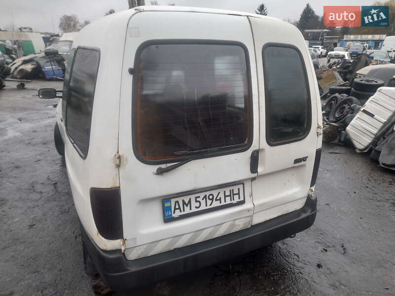 Минивэн Volkswagen Caddy 2003 в Житомире фото 3 Минивэн Volkswagen Caddy 2003 в Житомире