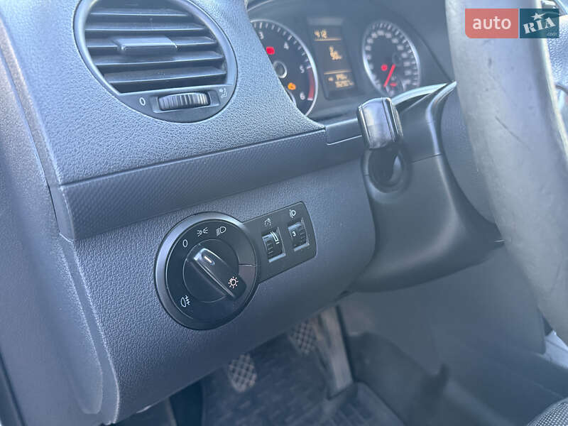 Грузовой фургон Volkswagen Caddy 2011 в Киеве фото 24 Грузовой фургон Volkswagen Caddy 2011 в Киеве