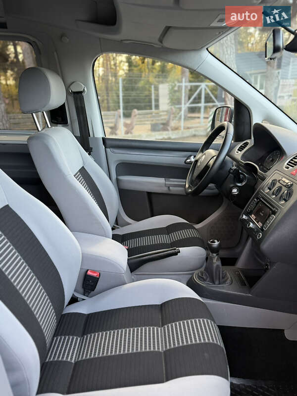 Минивэн Volkswagen Caddy 2010 в Виннице