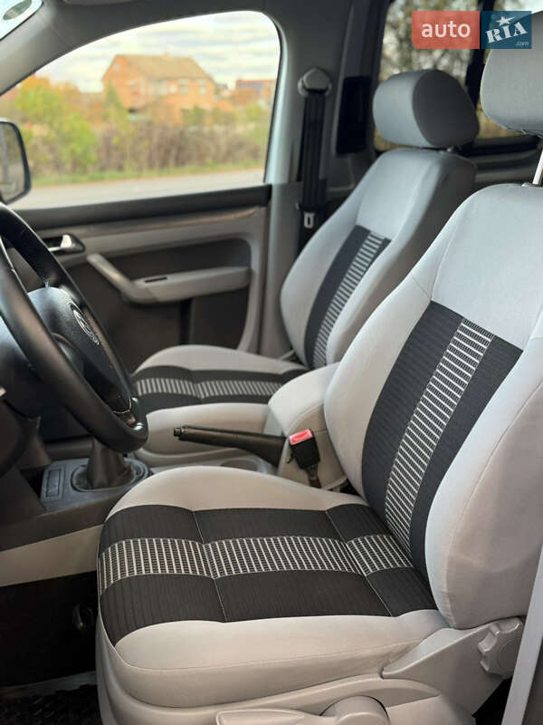 Минивэн Volkswagen Caddy 2010 в Виннице