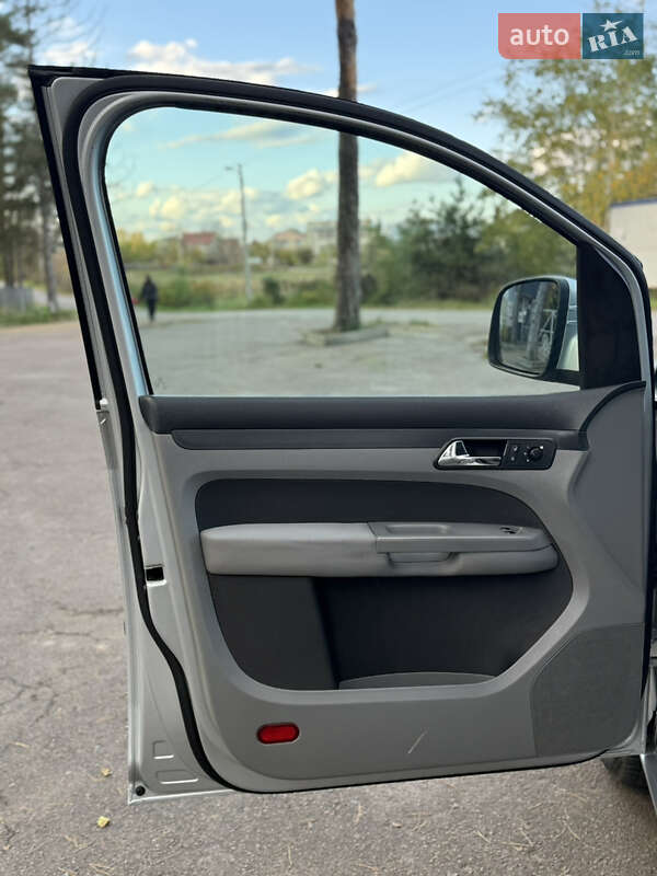 Минивэн Volkswagen Caddy 2010 в Виннице