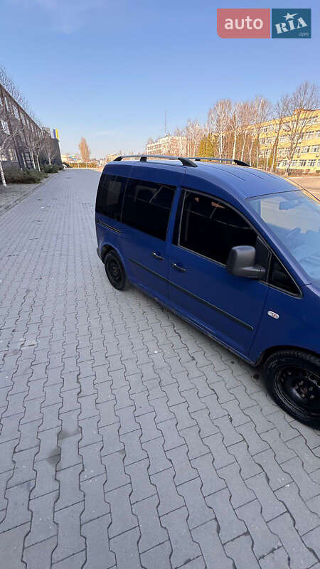 Минивэн Volkswagen Caddy 2010 в Каневе