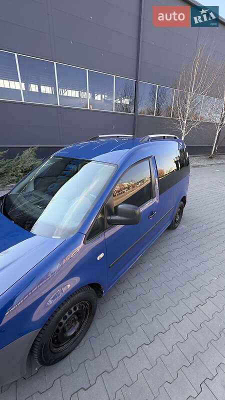 Минивэн Volkswagen Caddy 2010 в Каневе