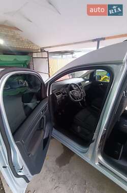 Минивэн Volkswagen Caddy 2015 в Кельменцах