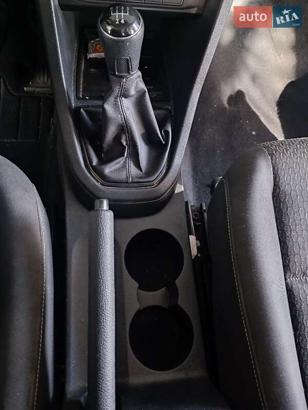 Минивэн Volkswagen Caddy 2015 в Кельменцах