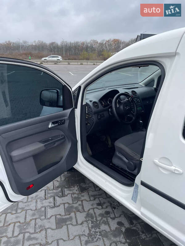 Минивэн Volkswagen Caddy 2015 в Черновцах