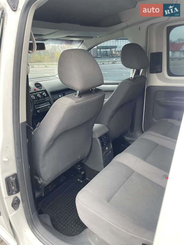 Минивэн Volkswagen Caddy 2015 в Черновцах