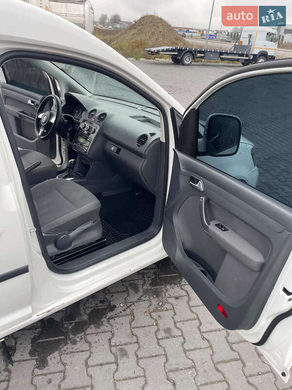 Минивэн Volkswagen Caddy 2015 в Черновцах