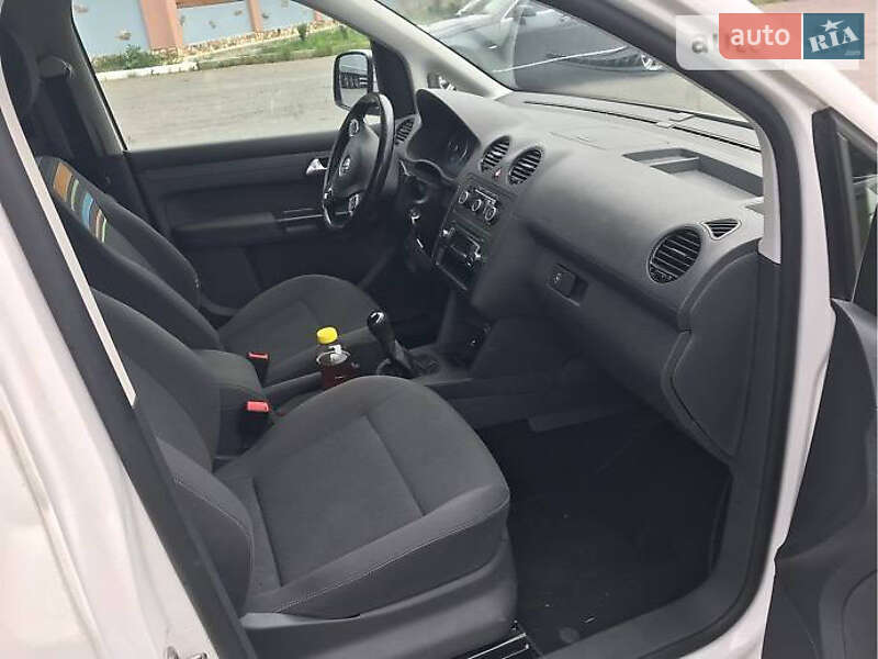 Мінівен Volkswagen Caddy 2013 в Іршаві