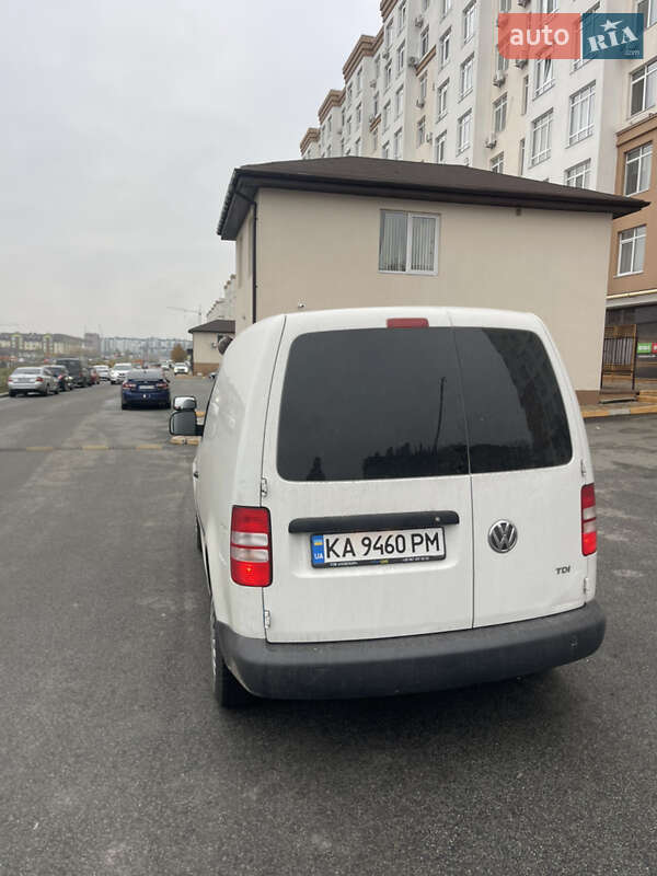 Вантажний фургон Volkswagen Caddy 2013 в Києві