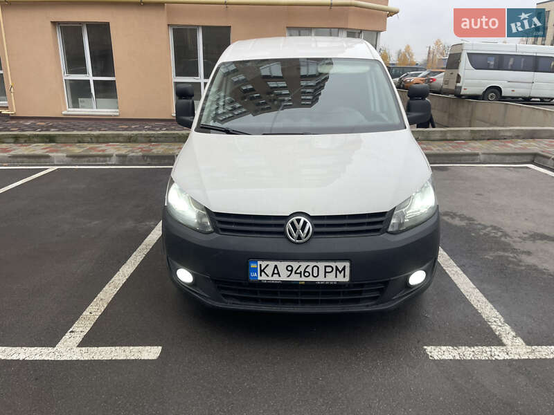 Вантажний фургон Volkswagen Caddy 2013 в Києві