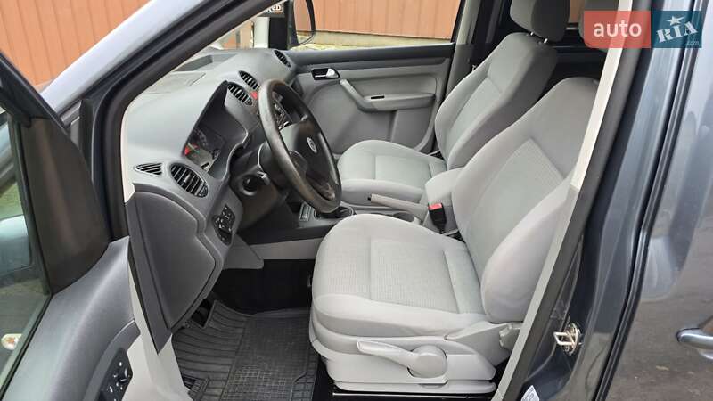 Мінівен Volkswagen Caddy 2010 в Полтаві