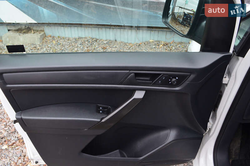 Мінівен Volkswagen Caddy 2020 в Києві