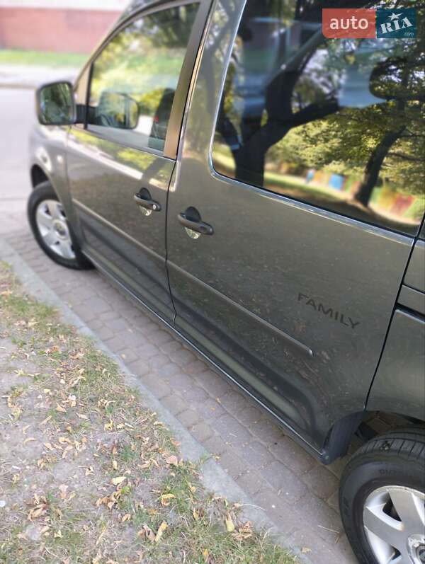Минивэн Volkswagen Caddy 2009 в Львове