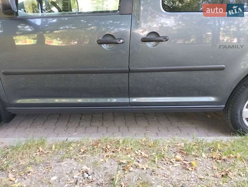 Минивэн Volkswagen Caddy 2009 в Львове