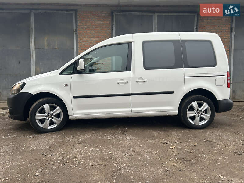 Мінівен Volkswagen Caddy 2011 в Нововолинську