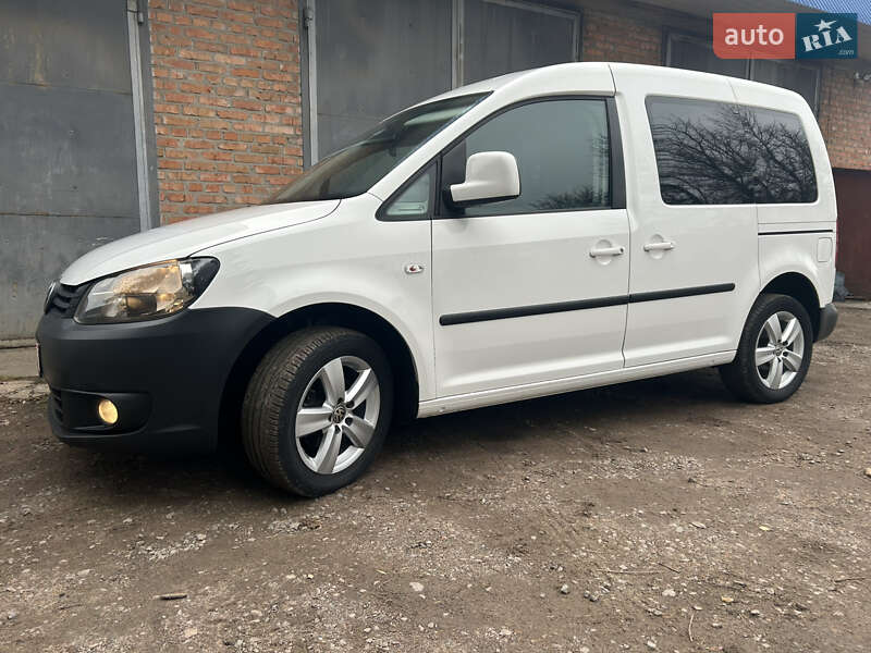 Мінівен Volkswagen Caddy 2011 в Нововолинську