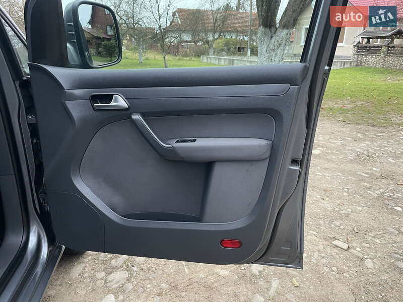 Мінівен Volkswagen Caddy 2015 в Коломиї