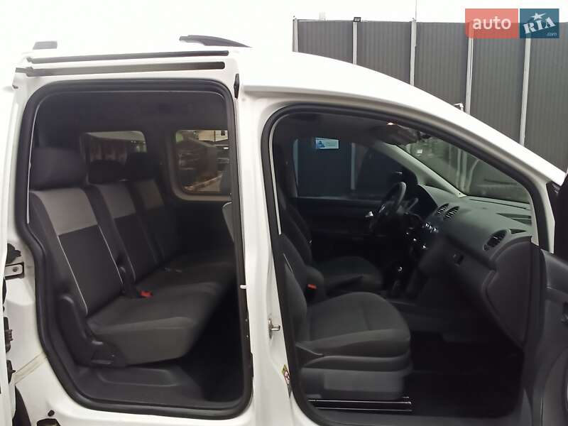 Минивэн Volkswagen Caddy 2010 в Львове