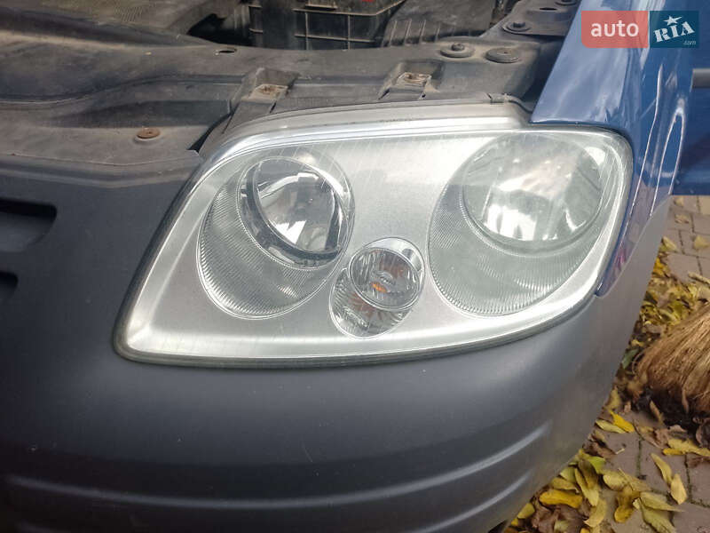 Минивэн Volkswagen Caddy 2004 в Шумске