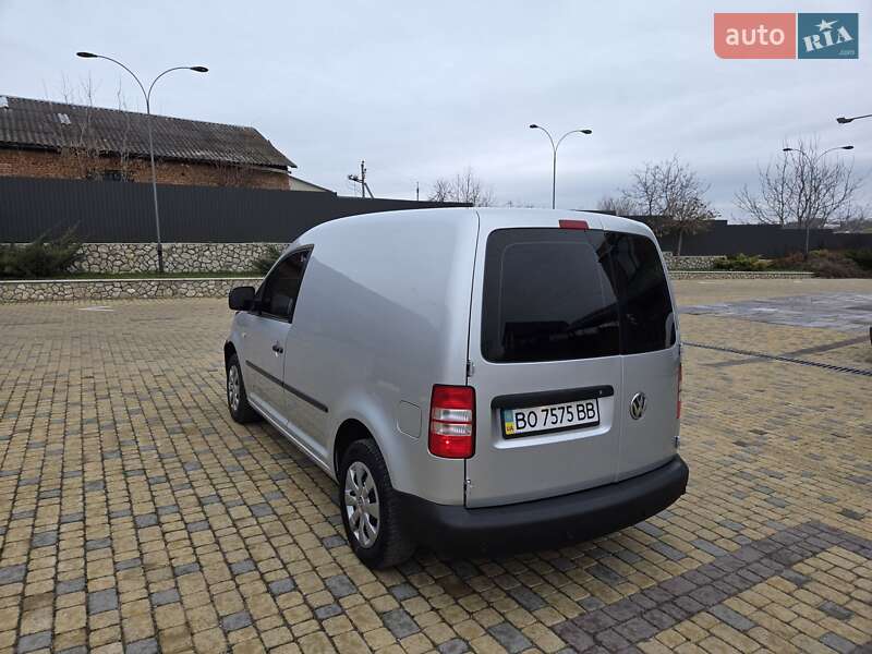 Грузовой фургон Volkswagen Caddy 2011 в Подволочиске