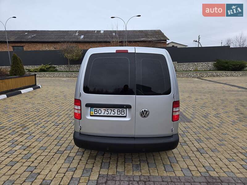 Грузовой фургон Volkswagen Caddy 2011 в Подволочиске