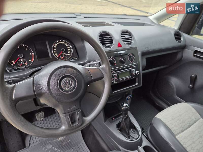 Грузовой фургон Volkswagen Caddy 2011 в Подволочиске