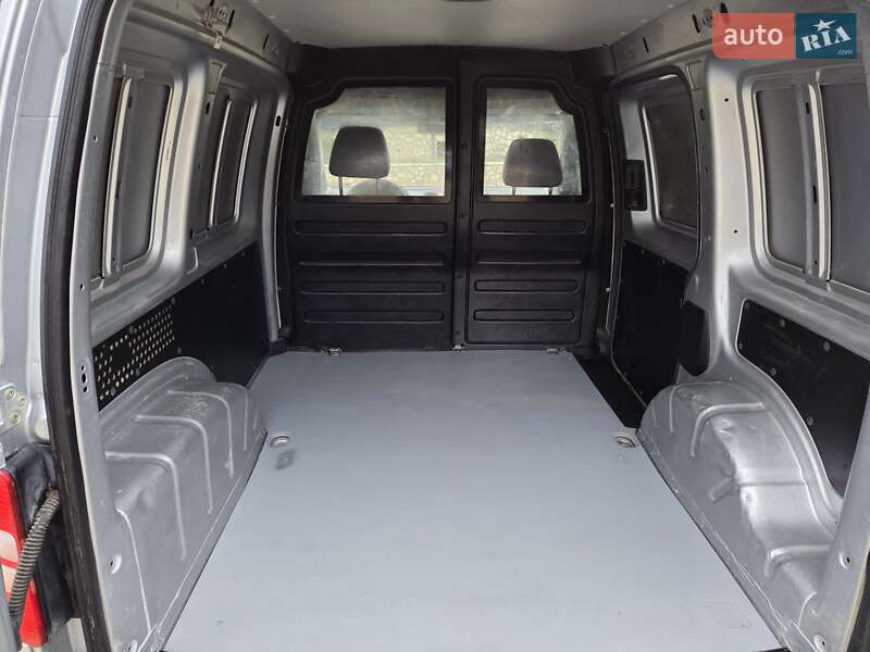 Грузовой фургон Volkswagen Caddy 2011 в Подволочиске