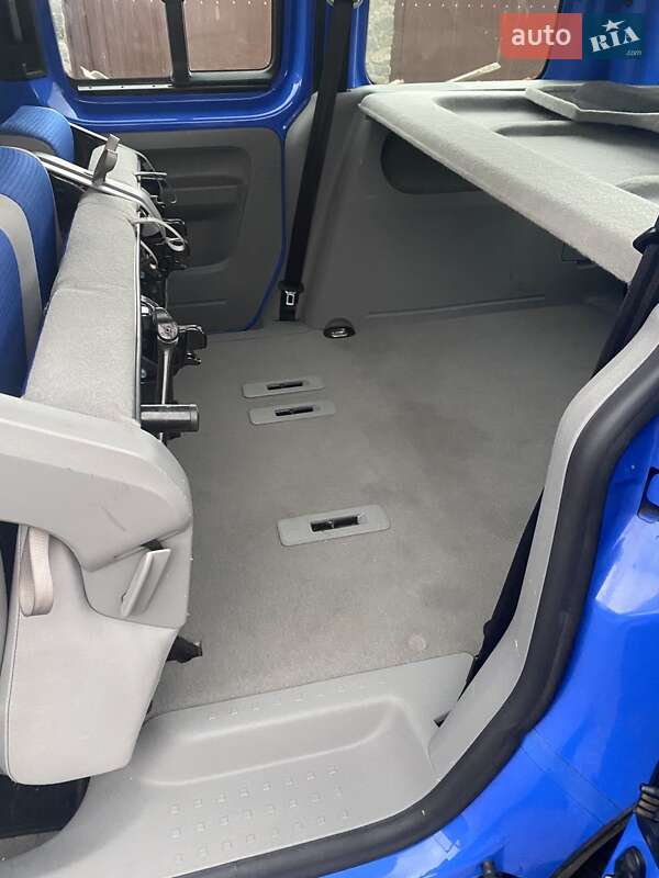 Минивэн Volkswagen Caddy 2006 в Хмельнике фото 10 Минивэн Volkswagen Caddy 2006 в Хмельнике