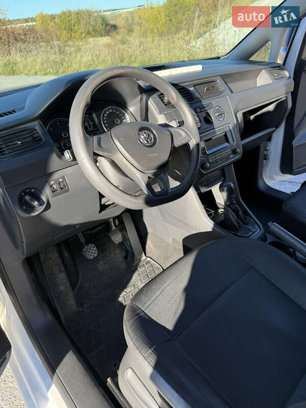 Вантажний фургон Volkswagen Caddy 2015 в Тернополі