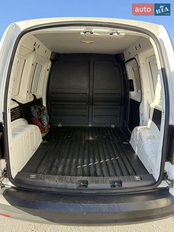 Вантажний фургон Volkswagen Caddy 2015 в Тернополі