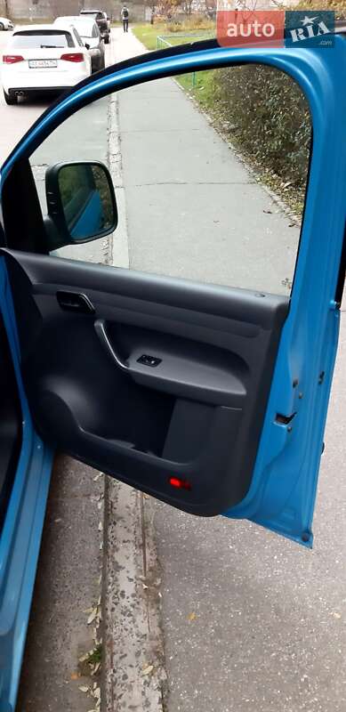Мінівен Volkswagen Caddy 2011 в Києві фото 5 Мінівен Volkswagen Caddy 2011 в Києві