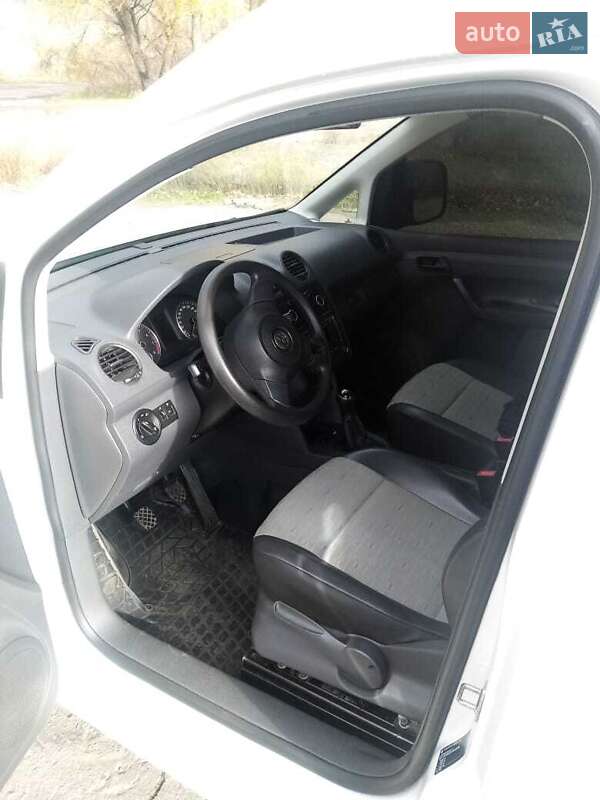 Грузовой фургон Volkswagen Caddy 2012 в Борисполе