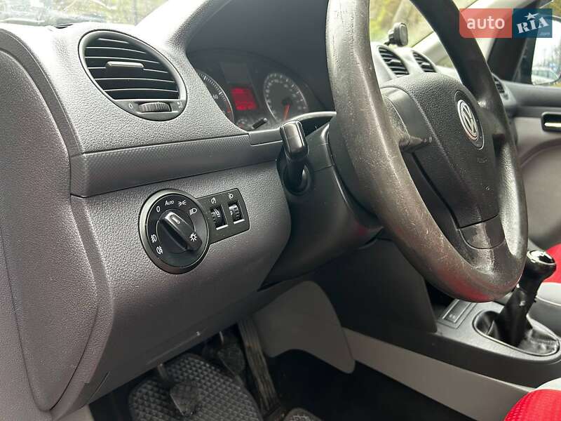 Мінівен Volkswagen Caddy 2009 в Чернівцях