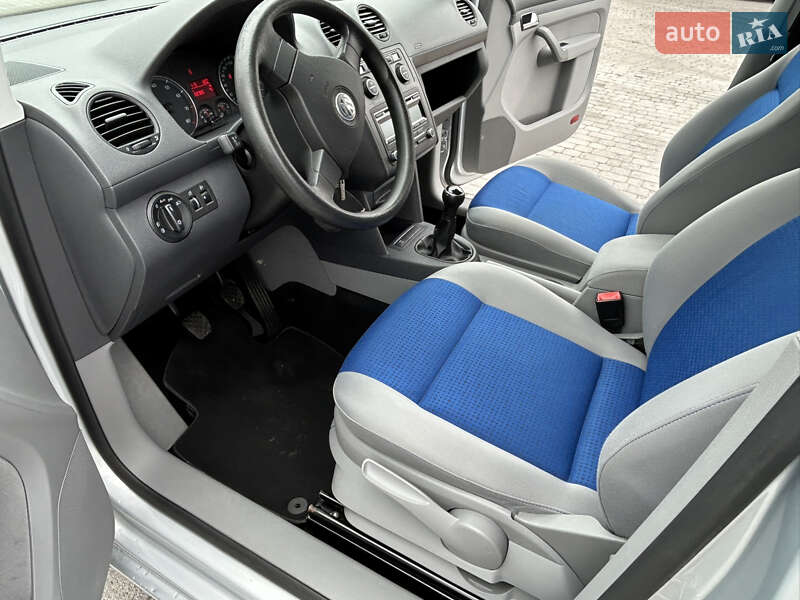 Мінівен Volkswagen Caddy 2009 в Радивиліві