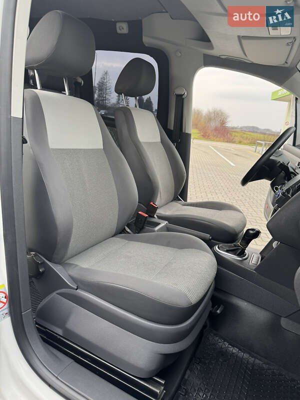 Мінівен Volkswagen Caddy 2011 в Коломиї