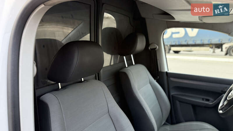 Грузовой фургон Volkswagen Caddy 2015 в Киеве