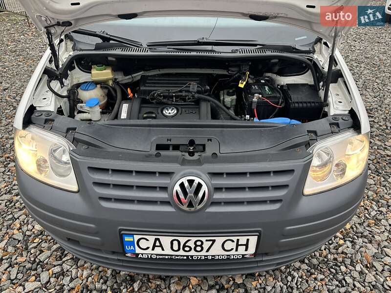 Минивэн Volkswagen Caddy 2006 в Смеле
