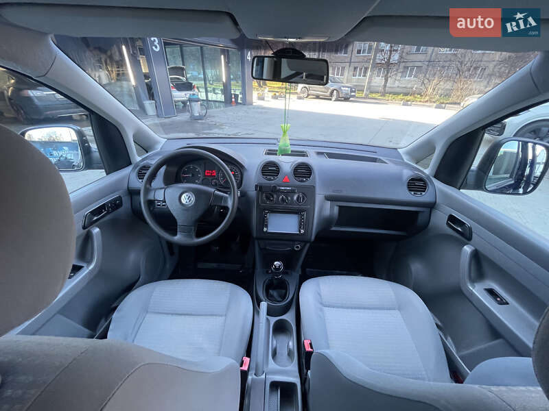 Минивэн Volkswagen Caddy 2008 в Киеве