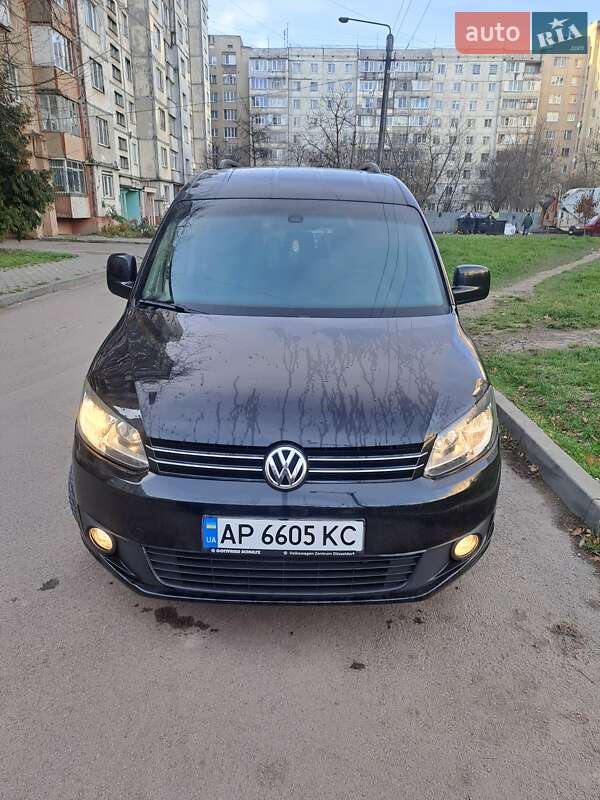 Мінівен Volkswagen Caddy 2010 в Івано-Франківську