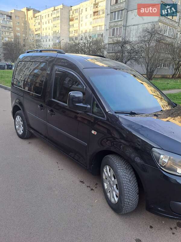 Мінівен Volkswagen Caddy 2010 в Івано-Франківську