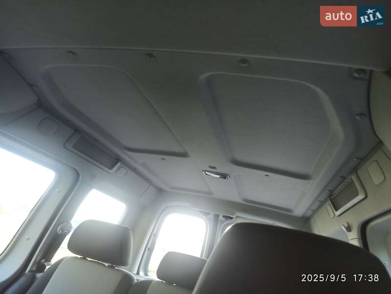 Мінівен Volkswagen Caddy 2010 в Рівному фото 17 Мінівен Volkswagen Caddy 2010 в Рівному