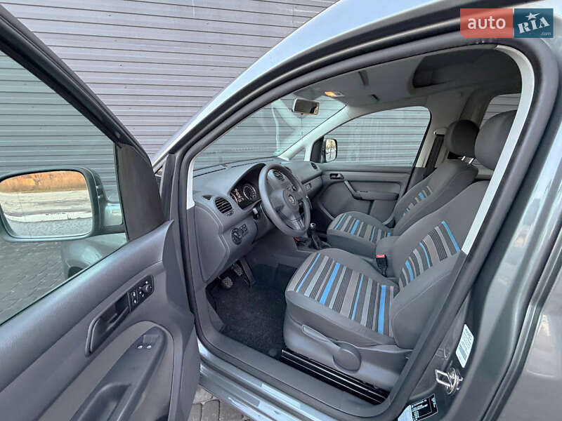 Минивэн Volkswagen Caddy 2011 в Каменском фото 5 Минивэн Volkswagen Caddy 2011 в Каменском