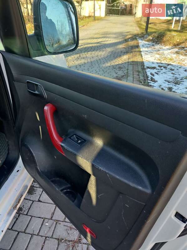 Минивэн Volkswagen Caddy 2007 в Кременце